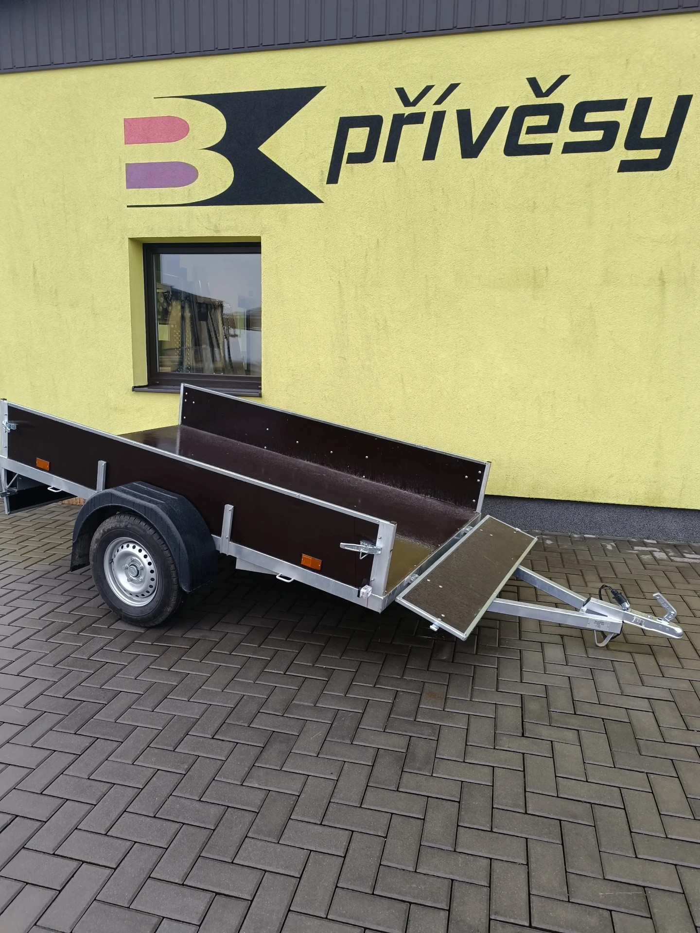 Přívěs PROFI 2520x1540x350 mm Obě čela