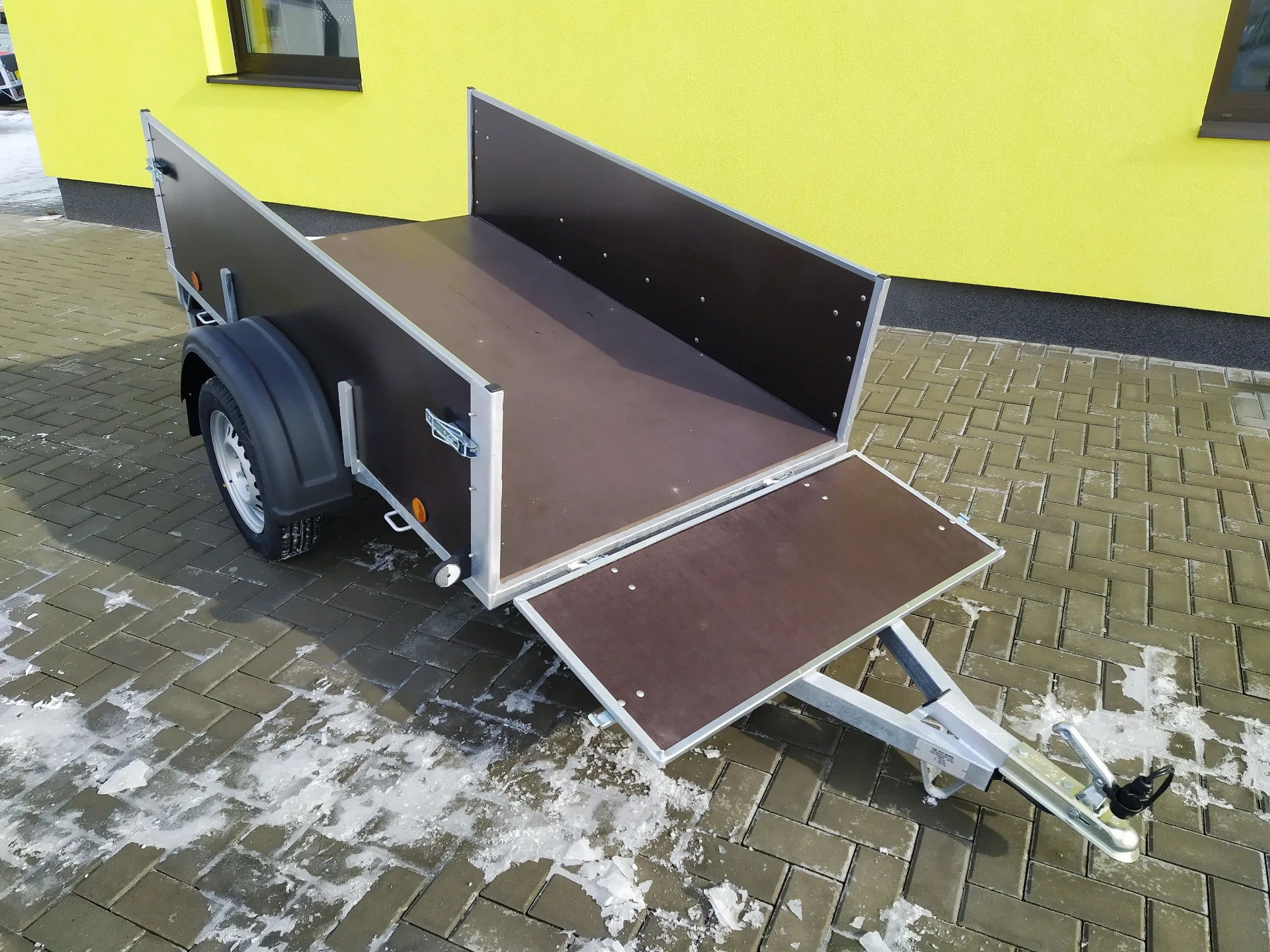 Přívěs STANDARD 2050x1200x500 mm Obě čela