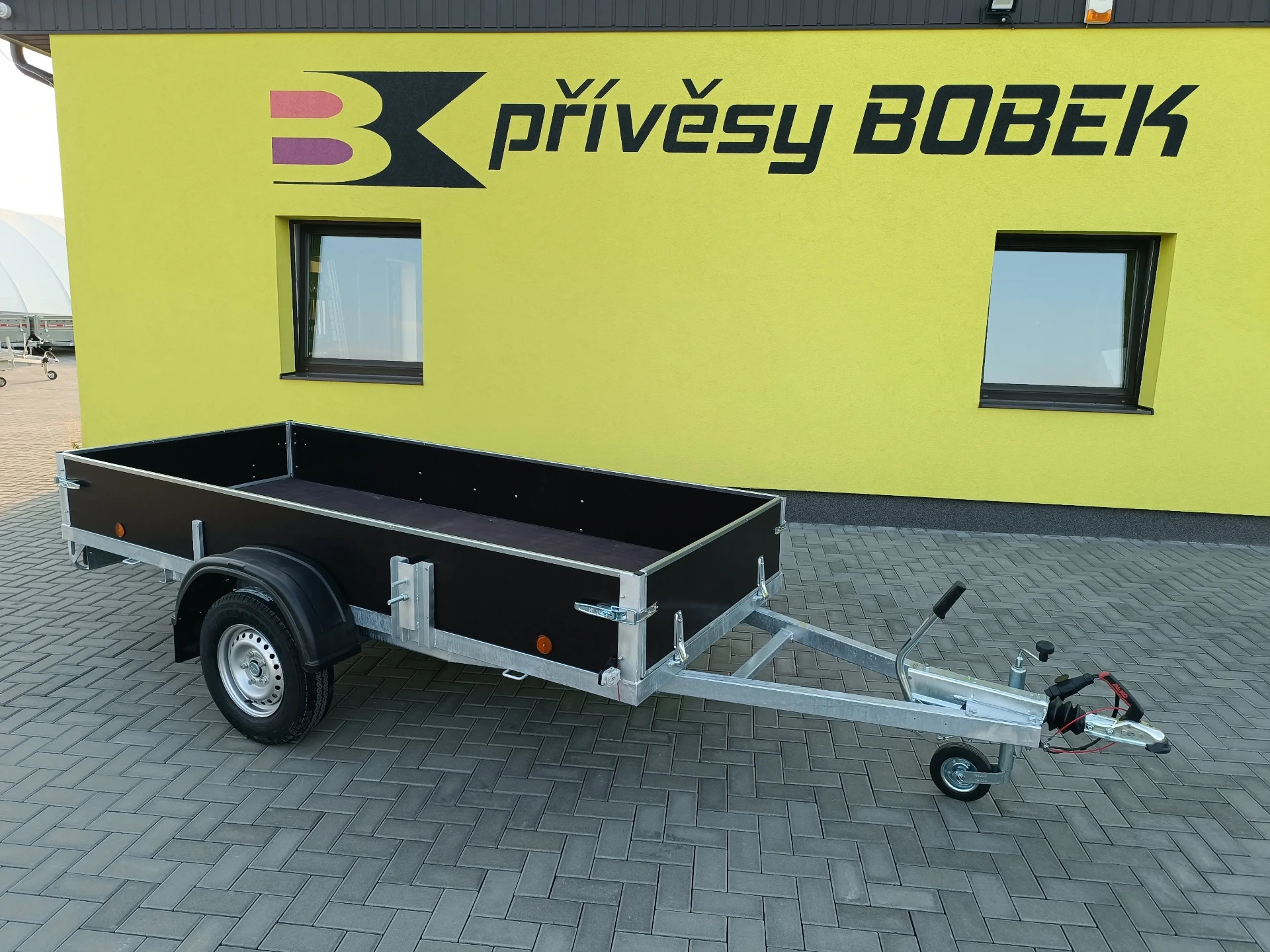 Brzděný přívěs 3020x1290x350 mm Obě čela