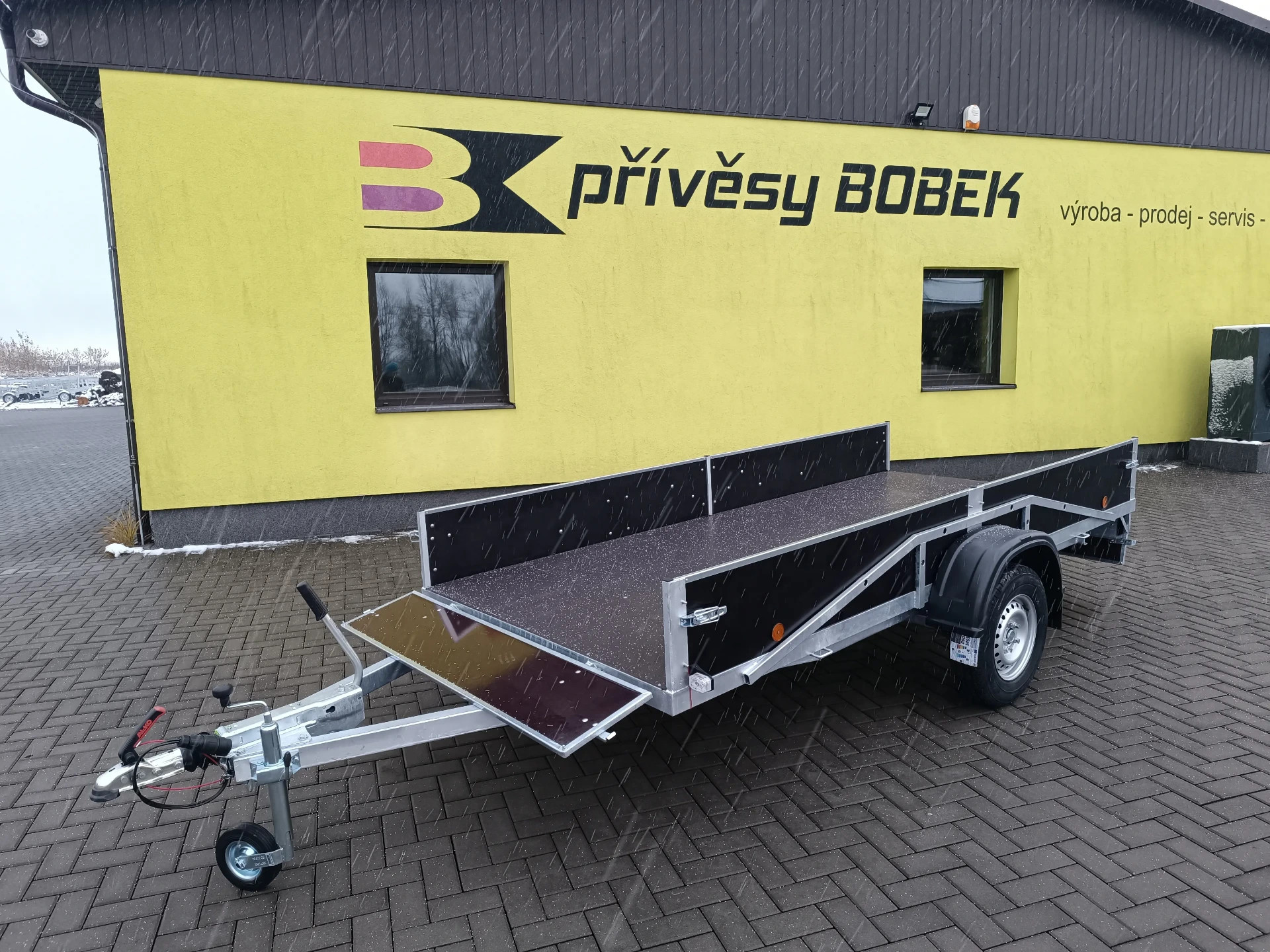 Brzděný přívěs 3500x1540x350 mm Obě čela