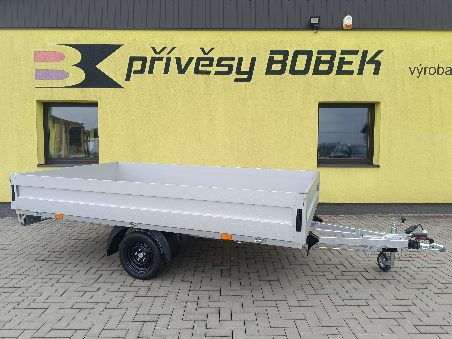 Brzděné PLATO 3300x1800x400 mm 1350 kg BOBEK