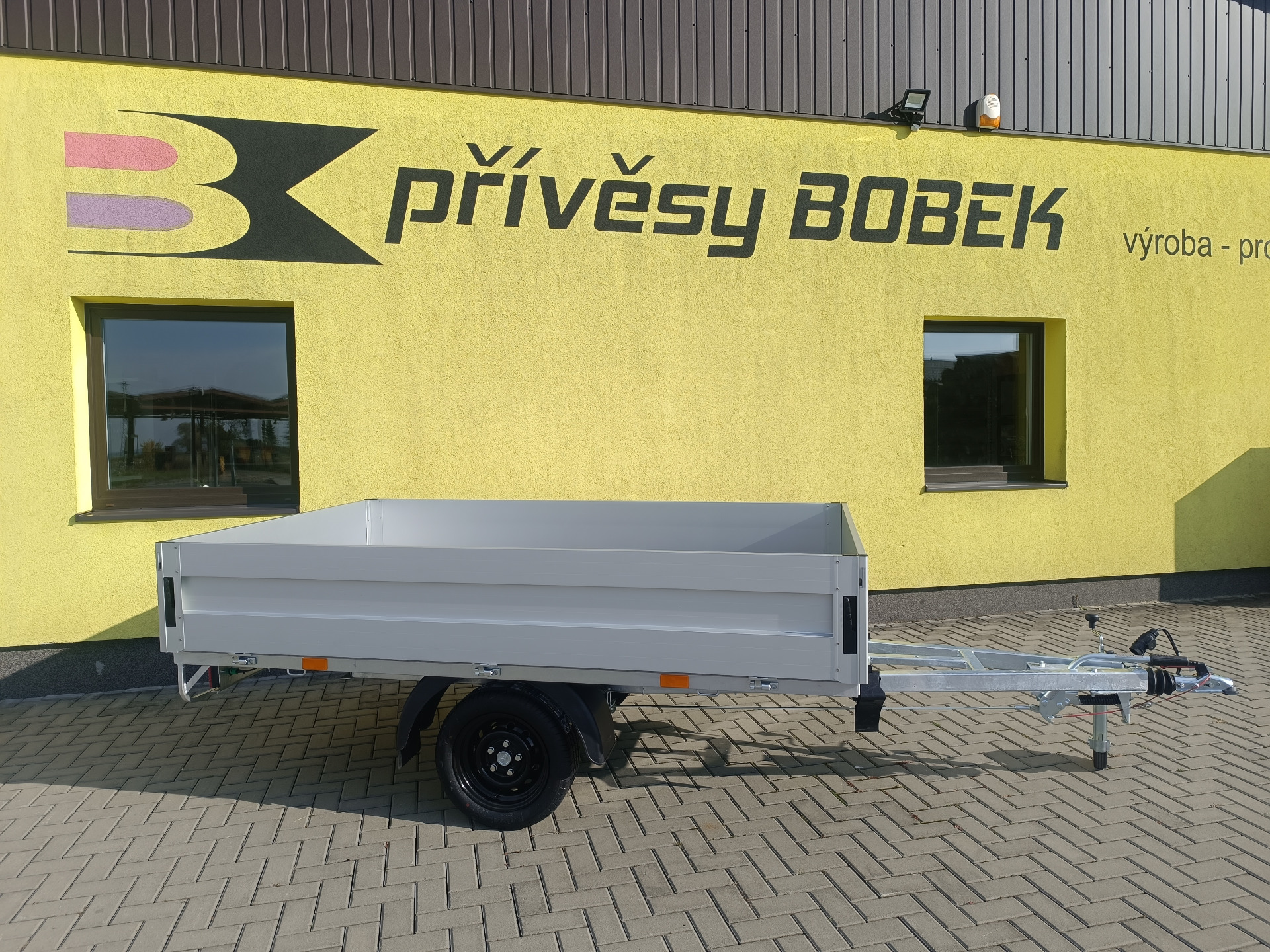 Brzděné PLATO 2510x1520x400 mm 1350 kg